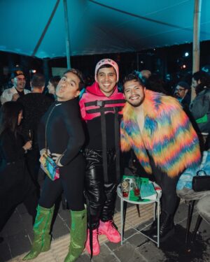 Jhonny Caz Instagram - 10 años de spotify en México, pos hacemos peda 🇲🇽 😛 🍻