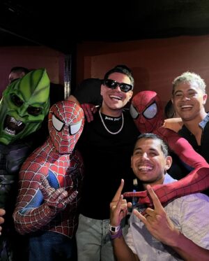 Jhonny Caz Instagram - Que no se acaben las vacaciones 😎 🔥 🍻 Party mood ON 😈