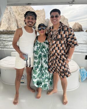 Jhonny Caz Instagram - Excelentes vacaciones 😎, que chulada de familia 🤩 ahora si con la pila recargada la incitar la gira 2024 de Grupo Firme!