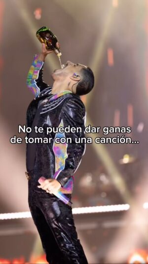 Jhonny Caz Instagram - Esa nooooooo porque me da sed 🥵😮‍💨🤤🍻