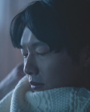 Ji Hyun-woo Instagram - #사거리그오빠#지현우#sgo#walkintoyourdark
#jihyunwoo