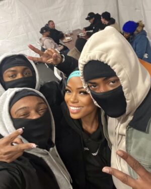 Jill Marie Jones Instagram - THESE MEN!!! 
🔥🔥🔥🔥🔥🔥🔥🔥🔥🔥🔥🔥🔥🔥

I have SO MUCH LOVE for each and everyone of you!!! 
Can we talk about THE GENTLEMAN of THE CHI ? 
Let’s do it. 

I don’t believe I’ve ever opened a van door. I don’t believe I’ve ever gotten out of a van without someone taking my hand (and helping me down). I don’t believe that I’ve ever been at lunch and someone has not made sure I had a plate. I don’t believe that there has been a moment where I didn’t share extreme laughter with one of you… where I could have had to swiftly run to the ladies room 😂😂😂 Luckily, that never happened. HAHA!!! 

It’s not often that you meet a bunch like you. 
THANK YOU for sharing your kindness, your brilliance and your love… in my direction. 

And a special S/O to Cortez. 
You sent my Mom a video (and I didn’t even ask… you said, “Let’s do a video”) 
As most people know, my Mom was incredibly fighting cancer (for the second time) during Season 6… and now she’s with God🙏🏾 Cortez, you were one of her favorites (as I’ve shared with you). My mom was like… “He’s cute and he seems so nice”. She was a BIG FAN of the show but I was thinking… What show is she watching??? Nuck is a problem!!! LOL!!! 

THANK YOU again for that. It made her day, my friend. 🙏🏾

This is my little Love Letter to these few but to ALL of the KINGS on THE CHI. ♥️

Love You Lots!!!
~ JMJ💋

@shothechi 
@paramountplus 
@hillmangrad 
@lenawaithe 

@wolfjames 
@mackielife 
@dgossfield 
@qlenear 
@ticomae 
@jacoblatimore 
@rolandoboycesr 
@hermanjrobinson_ 
@itsjasonweaver 
@joeldamanysteingold 
@kittenwithawhipp 
@ahmadnferguson 
@aarn_jeffrey 
@cortezsmith.official 

#TheChi6Shares 🤘🏾
#BIANCA ♥️