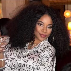 Jill Marie Jones Instagram - THESE WOMEN!!! 
🔥🔥🔥🔥🔥🔥🔥🔥🔥🔥🔥

Every single one of you mean something different to me. Preeminent… not necessarily above but aligned together in Womanhood. Your sheer presence is more than one could ask for. I mean that from the purest part of my soul. 

The adoration and admiration that I have for all of you is beyond measure. Keep doing ALL that you do. We Are On Fire!!! 🔥🔥♥️

Lots of Love… 
and Huge Hugs & Big Red Kisses from me💋 

@shothechi 
@paramountplus 
@hillmangrad 
@lenawaithe 

@mslynnwhitfield 
@kandi 
@hannahahall 
@birgundi_baker 
@officialjudaeabrown 
@karenlynnmakeup 
@katrinadstylist 
@q.robinsonstyle 
@mercedes_robeta 

Seasons 7 is coming in HOT!!! Stay tuned 😜

#TheChi6Shares 🤘🏾
#BIANCA ♥️