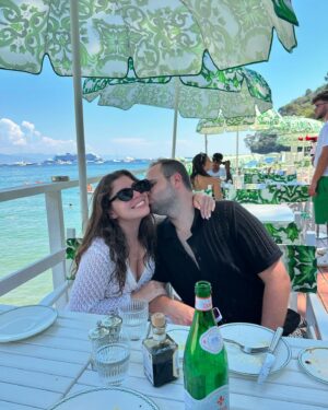 Jill Zarin Instagram - Just landed from Barcelona. Ally and Jordan went to NYC and we came back to Boca. What a whirlwind week and so many exciting times ahead. I just have to take it one day at a time. First we go see Bossi and make out with her for a while! Then over to parents. My aunt Gloria had a fall and she turns 99 Thursday! So I will go tomorrow and bring her food and everything she needs to get her home. A lot of exciting projects we are in the middle of and can’t wait to share all of them when ready! Thank you again for all of you ❤️❤️❤️ and DMs to Ally and me. We really felt the love from all of you. You met her when she was 13! Now 30! Where did the time
Fly???