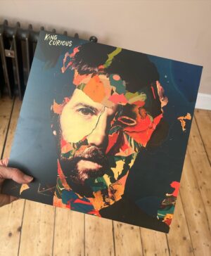 Jim Sturgess Instagram - What is Common Sense For The Animal ?? 

Album OUT NOW !! 

KING CURIOUS - ‘Common Sense For The Animal’

OUT EVERYWHERE 

Vinyl (  signed copies) - available at the LINK IN BIO 

All vinyl shipped worldwide 🌍