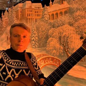 Jimmy Kelly Instagram - ✨TV-Tipp✨

Ihr Lieben, 
wer Zeit und Lust auf Weihnachtsstimmung hat, dem sei gesagt, dass @thekellyfamilyofficial morgen ab 20.15 Uhr beim ‚Adventsfest der 100.000 Lichter‘ in der ARD und im ORF zu Gast ist!✨🎄✨
Wer uns die nächsten Tage live erleben möchte, kommt morgen am besten nach Halle/Westf., am 3.12. nach Berlin und am 4.12. nach Hamburg.😉🎉🥳 Ich freue mich auf Euch!
God bless, Euer Jimmy 
#thekellyfamily #kellyfamily #jimmykelly #ontheroadwithjimmy #dasadventsfestder100000lichter @floriansilbereisen.official #tvshow @ard #peaceonearth #christmasparty #inhamburgsagtmanmoin #selfiekingatwork #christmassweater
