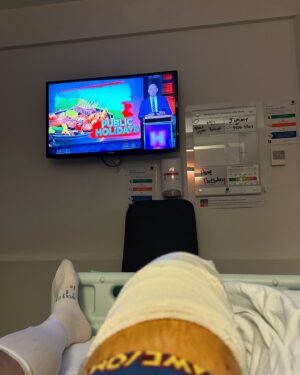 Jimmy Rees Instagram - What’s through the window today? 🪟 Did my ACL 🤦‍♂️😳 🦵… about 4 weeks ago I was playing what we affectionately call ‘old man basketball’ and twisted the damn knee pretty bad, turns out it was an ACL tear, had the surgery Monday!! Wooohooooo!!! Anyway relatively quick recovery to get back to normal everyday this and that, but a longer road to getting back to any form of sport!! Fun times ahead!! Luckily I’m not an elite sportsperson!! 🤣🤣🤣!! And luckily I can manage being a professional idiot with a sore knee!! 👌👌👌