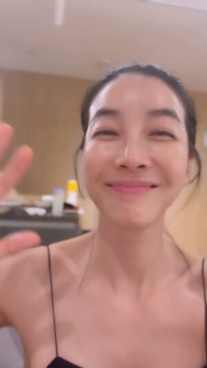 Jin Seo-yeon Instagram - 몇개월만에 다 끝내고 집에 온 기분이다. 6개월간 달려왔다. #내집🧘🏻
