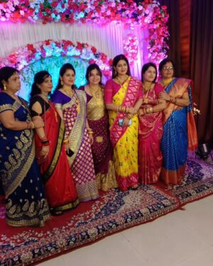 Jina Samal Instagram - #threadceremony😍 #nephew😘💞 #familyphotoshoot❤️ #familygoals💕💕❤️🤗