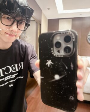 Jisung Instagram - 😎🤓🥸

좀 오바한거 같기도하고..zzzz