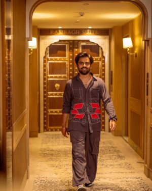 Jitendra Kumar Instagram - #Teacher #Kota #KotaFactoryS3 
@netflix_in 

Styling @krishi1606
HMU @shenoyafernandes
Wearing @na.by.nitya
Timepiece @jaipurwatchcompany
Photography @theshuttersaga