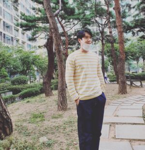 Jo Hyun-jae Instagram - Happy 추석되세요~!!
#늘감사합니다 #추석 #코로나조심 #힘내세요 #잠깐마스크벗고찰칵