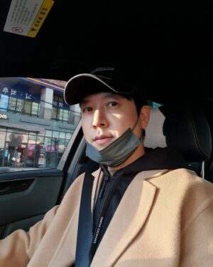 Jo Hyun-jae Instagram - 날씨가 추울수록 햇볕이 더 고맙네요..매번 느끼는거지만 시간은 너무 빠르게 흘러갑니다.가족 친구 연인 더 많이 사랑하는 따듯한 연말 보내세요.
항상 감사합니다❤️
#연말 #크리스마스 #행복하세요 #merrychristmas #love #Thank you.#Seoul Korea