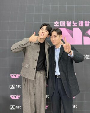 Jo Jung-shik Instagram - 우린 펀펀투데이 출신🙌 펀펀 최고의 아웃풋 재정이와 오랜만에 한 프레임에😎 초대형 노래방 서바이벌 [VS] 오늘밤 10:40 엠넷 TVN 동시 첫방송🎤🎶
