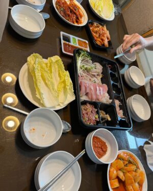 Jo Jung-shik Instagram - 잘 먹고 잘 놀고 잘 사는 방법에 대해서..😀 프리랜서 5달차 아직 새로운 삶에 적응중이지만 장점과 단점은 명확하게 알아가고 있다. 확실한건 점점 수동적 삶을 살 확률이 높은 이 직군에서 다시 능동적이고 적극적인 날 발견하고 있다. 그게 제일 좋다🔥