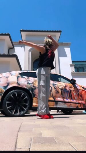 JoJo Siwa Instagram - Been a while since I’ve done this dance:)❤️‍🔥 I see you all streaming my five new songs and it means the absolute world to me. Thank you so much for supporting and loving them… and if you’re not loving them, thank you so much for streaming them.🤓🫶🏻