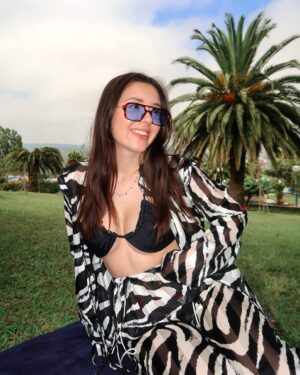 Joana Gentil Instagram - Pool day 🌊
