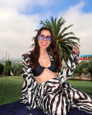 Joana Gentil Instagram - Pool day 🌊