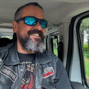 Joann Sfar Instagram - Le Fantome et son fidèle Satan sont sur la route!