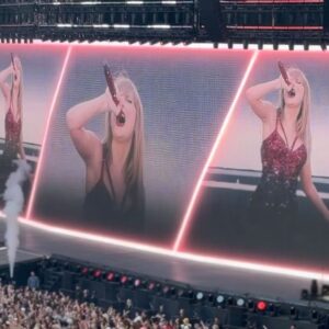 Joanne Froggatt Instagram - Thank you so much to the icon that is @taylorswift and her team for the most epic night last night. I don’t think I’ve ever witnessed first hand so much love between an artist and their audience, it was magical. ♥️