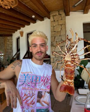João Guilherme Ávila Instagram - summer state of mind 🦞