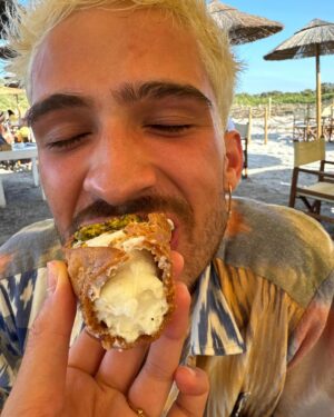 João Guilherme Ávila Instagram - summer state of mind 🦞