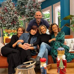 João Moleira Instagram - Obrigado por uma manhã diferente, com amigos e a falar de coisas de que gosto. @carlajorgecarvalho @tpina2003 @martaatalaya @ritaferrorodrigues @raq_loureiro @pedromedeirospersonaltrainer @diogojantunes @marcoschuva @cazevedo30 @irinarodrigues_oly @sempre.fui.mara @moinhodaguapastelaria @a_tricotina @mar.elisa.music @filipegoncalves_oficial @djodje_sabboy @castelorodrigo  @ricmexia #estamosemcasa @sicoficial