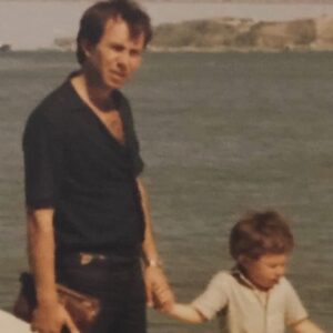 João Paulo Rodrigues Instagram - 26 anos. É muita saudade… e a saudade acumula-se. Amo-te Pai.