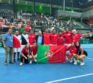 João Sousa Instagram - Eliminatória concluída com vitória frente à Áustria por 🇵🇹3-1🇦🇹! Orgulhoso de fazer parte desta incrível equipa e de representar Portugal mais uma vez! 🇵🇹❤️
Qualificação para o grupo mundial 🔜💪 
@fptenis 🇵🇹

Obrigado a todos pelo vosso apoio incondicional! ❤️