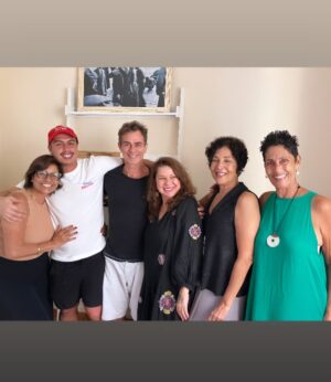 João Vitti Instagram - Ontem, dia do Amigo,  celebramos o aniversário do nosso “esculhambado na Web”, “profissão: desempregado” tricolor doente e muiiiitooo amado  Francisco na companhia de verdadeiros amigos! 
Um beijo saboroso pra Jussara e Aparecida @feijoadadatiacida; o almoço estava uma delícia e muito, muito obrigado dona Lulu @vera.couto.735 que, aconteça o que acontecer, sempre da um jeitinho de estar presente nos aniversários dos meninos! Isso não tem preço. 💝
Vida longa ao nosso Chico 💎💎💎