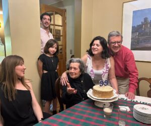 Joaquín Lavín Instagram - Mi suegra Maruja Ruiz cumplió hoy 99 años. Nació el 24 de diciembre de 1924