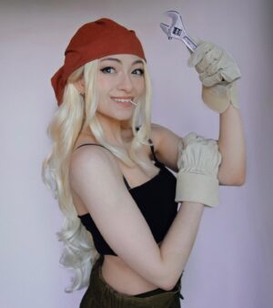 Jodelle Ferland Instagram - happy halloween from winry rockbell! 🔧💪🏻✨

#fullmetalalchemist #fma #winryrockbell