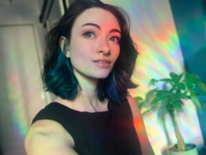 Jodelle Ferland Instagram - rainbow time is my favourite part of the day🌈