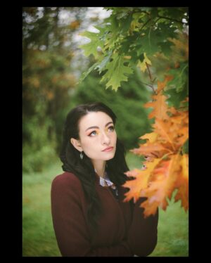 Jodelle Ferland Instagram - hello, i’m still alive haha just been taking a lil social media break (: happy new year everyone xx
📷 by @jeremy_ferland_photography 
hair & makeup by me using @morphebrushes eyeshadow palette