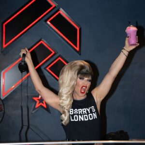 Jodie Harsh Instagram - BARRY’S X JODIE HARSH!!

Celebrate HIIT ME UP in class this Friday with my music! 

Book your spot: 
12:30 Central 
12:45 Canary Wharf 
17:30 Liverpool
18:40 SW1 
18:40 Manchester 

Join class to secure guest list entry to FEEL IT before 23:59 on 16 Aug (valid for first 50 guests)!! 👄

We did a special @barrysuk class for my mates last week to preview my single HIT ME UP in the home of HIIT and….🪩🥵