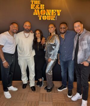 Joe Budden Instagram - Sold out show full of Black ppl singing R&B together is 40 yo fun if you ask me (music is such a language)!!! Love to Carl, Keri & Tank (& all the pod fans in DC, yall are deep out here lol) 🫡✊🏾🫶🏽