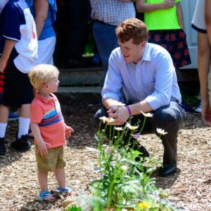 Joe Kennedy III Instagram - Medway Community Farm not only helps students learn about agriculture and the food they eat, it delivers fresh produce to the local food pantry. An amazing visit with extraordinary volunteers on a beautiful day! 📷: @timricephoto