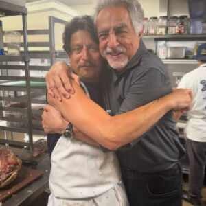 Joe Mantegna Instagram - An unforgettable reunion welcoming some of my Chicago family to LA. My dear friends, the Zuccheros, brought over the legendary ‘Mr. Beef’ and joined forces with @unclepauliesdeli. I’m so proud of Chris for running with the torch his father Joe passed down, he would be so proud. It’s no surprise my favorite Italian beef stand became the impetus for the highest Emmy nominated show @thebearfx. If you’re ever in Chicago, be sure to stop by @mr.beefchicago and tell them I sent you. You won’t regret it. 🥩 👑