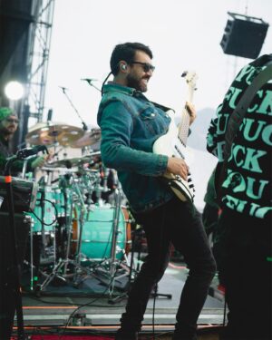 Joe Vasconcellos Instagram - Que bien lo pasamos en la @expowxxdchile !!!… aquí les dejamos unas fotitos. 
Junto a todo nuestro equipo ya estamos preparando los próximos shows, les vamos contando.
Buen finde.

Joe

📸 @benja.monrroy 

#envivo #concierto #musicachilena #expoweed