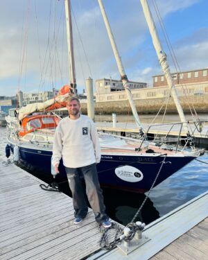 Joel Harkimo Instagram - Ekat 200nm kisaveneellä purjehdittu! Oon todella innoissani! ⛵️Keli biskajanlahdella oli aika heavy mutta vene kulkee todella hyvin! Iso kiitos jätkille jotka oli siirtämässä mun kanssa @itamerenhurjin @jannemaki 🙏🏻