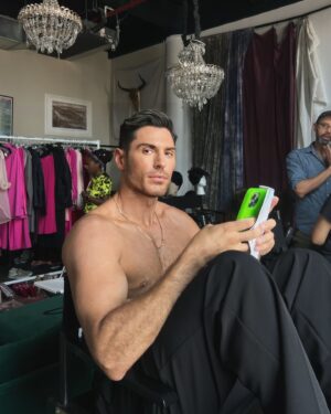 Joey Zauzig Instagram - Life has been v good lately 🍀🥒😁