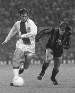 Johan Cruijff Instagram - On this week, in 1971 and 1972, Johan and Ajax lifted the European Cup for the first and second time. 🏆🏆 #tbt
