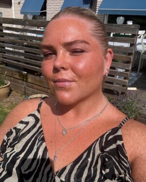 Johanna Nordström Instagram - får inte nog av solnedgångar!!!! o öl!!! o kompisar!!!