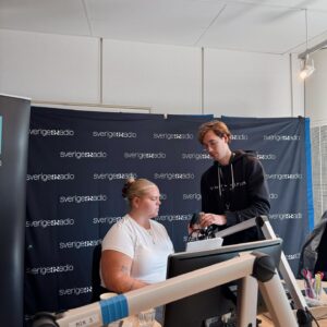 Johanna Nordström Instagram - Nu finns mitt lilla sommarprat ute att lyssna på i sveriges radio play app eller live i P1 klockan 13.00❤️

Tack till emelie, mamma och pappa, jag älskar er gränslöst❤️ 

Tack till @mjhamilton för världen bästa skrivarstöd och gråtstöd ❤️

Tack Adam ❤️ 

Och tack till alla er som redan skrivit fint om mitt sommar, blir så såå glad. Tack. Tack. Tack. 

❤️❤️❤️