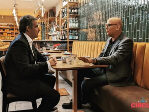 John Heilemann Instagram - The world has taken such a hard and vicious turn since Sunday, it feels like an eternity since @sho_thecircus dropped the first episode of the 2nd half of our 8th season ... covering the tumult around @speakermccarthy on Capitol Hill, in the @newyorkstateag trial of Donald Trump, and more. SWIPE LEFT: (1) @jennifer.palmieri @mmckinnon and me at @stretchpizzanyc; (2 & 3) coffee w/ Trump's former real-life Ray Donovan, @michaelcohen2.0; (4 & 5) JPalm getting the skinny on why McCarthy got dumped from Rep. Burchett and @repmtg; (6) Mkat gleaning historical wisdom from the ever-wise @beschlossdc1776; and (7) the Kat, his hat, and the @uscapitol. Catch this ep if you haven’t already, and then tune in on Sunday for our return to the campaign trail … as the presidential race is roiled by the most significant global crisis since Russia invaded Ukraine. 🎪🎥📺🇺🇸