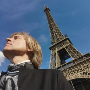 John Kelly Instagram - #sunshine #paris #france #eiffeltower #johnkelly #kellyfamily #thekellyfamily #elfenthal @thekellyfamilyofficial