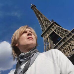 John Kelly Instagram - #sunshine #paris #france #eiffeltower #johnkelly #kellyfamily #thekellyfamily #elfenthal @thekellyfamilyofficial