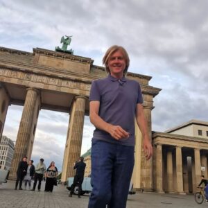 John Kelly Instagram - #berlin #❤ #trabi #johnkelly #trabant #brandenburgertor #history #europe #kellyfamily @thekellyfamilyofficial