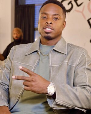 Johnell Young Instagram - Not sayin im the best at what I do. Im just sayin that it’s me versus whoever wanna lose. 🤫 #NeverHumbleAlwaysGrounded 🙇🏿‍♂️
