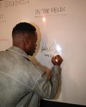 Johnell Young Instagram - Not sayin im the best at what I do. Im just sayin that it’s me versus whoever wanna lose. 🤫 #NeverHumbleAlwaysGrounded 🙇🏿‍♂️